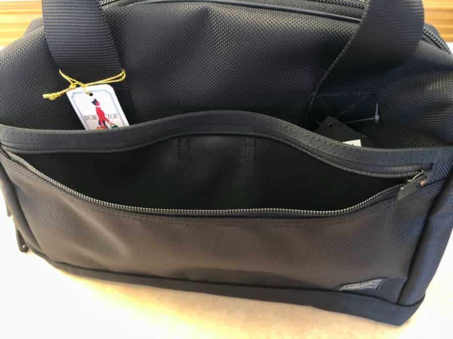 ポーター（吉田カバン）B5サイズバッグ 正面 チャック式ポケット