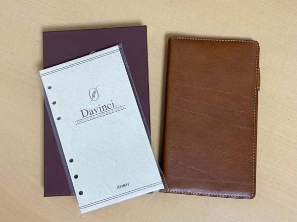 ダヴィンチ グランデ オイルレザー手帳（リング径8mm）と箱と付属リフィル